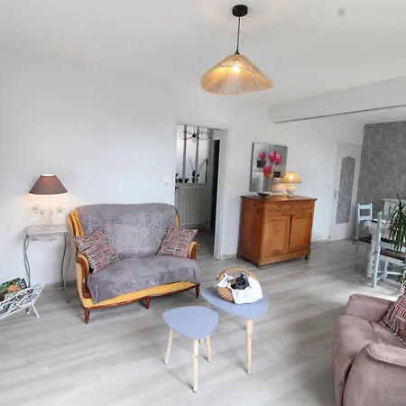 Location De Gite En Auvergne: Confort, Activites Nature Et Proximite Sites Historiques - Fr-1-742-544